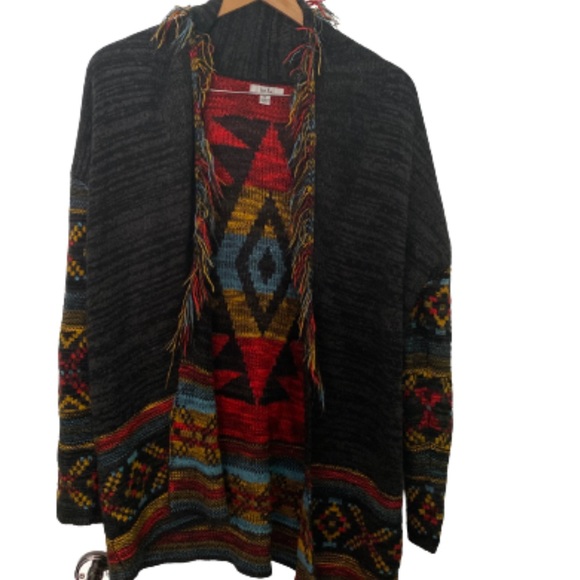 Isela Pattern Sweater - Picture 2 of 5